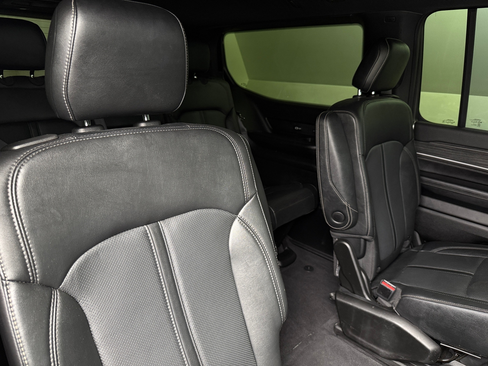 Thumbnail: 2023 Jeep Wagoneer - 5
