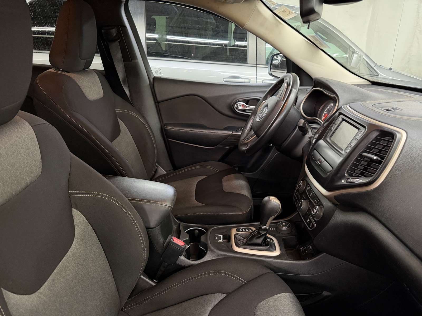 Thumbnail: 2016 Jeep Cherokee - 2