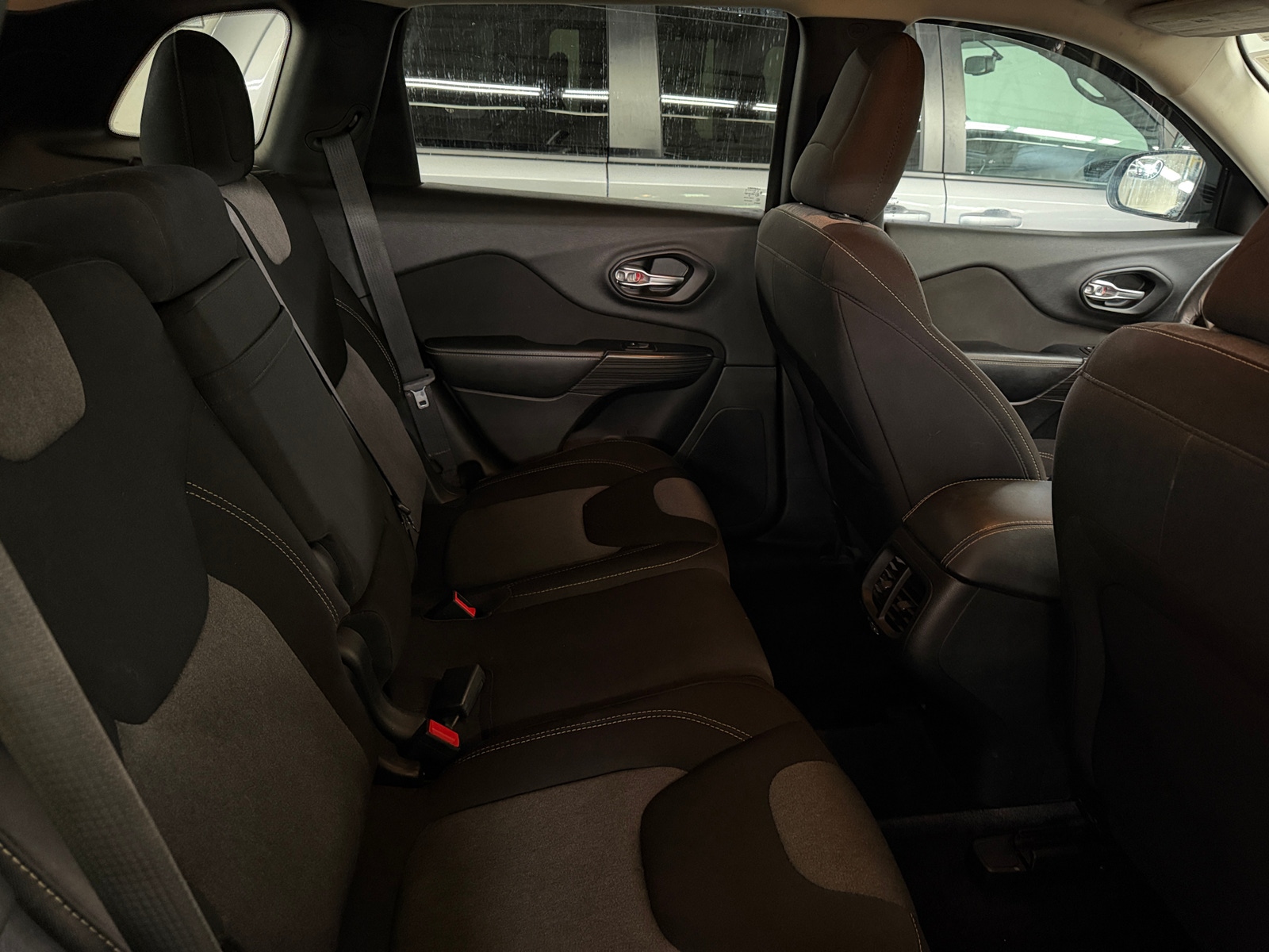 Thumbnail: 2016 Jeep Cherokee - 6