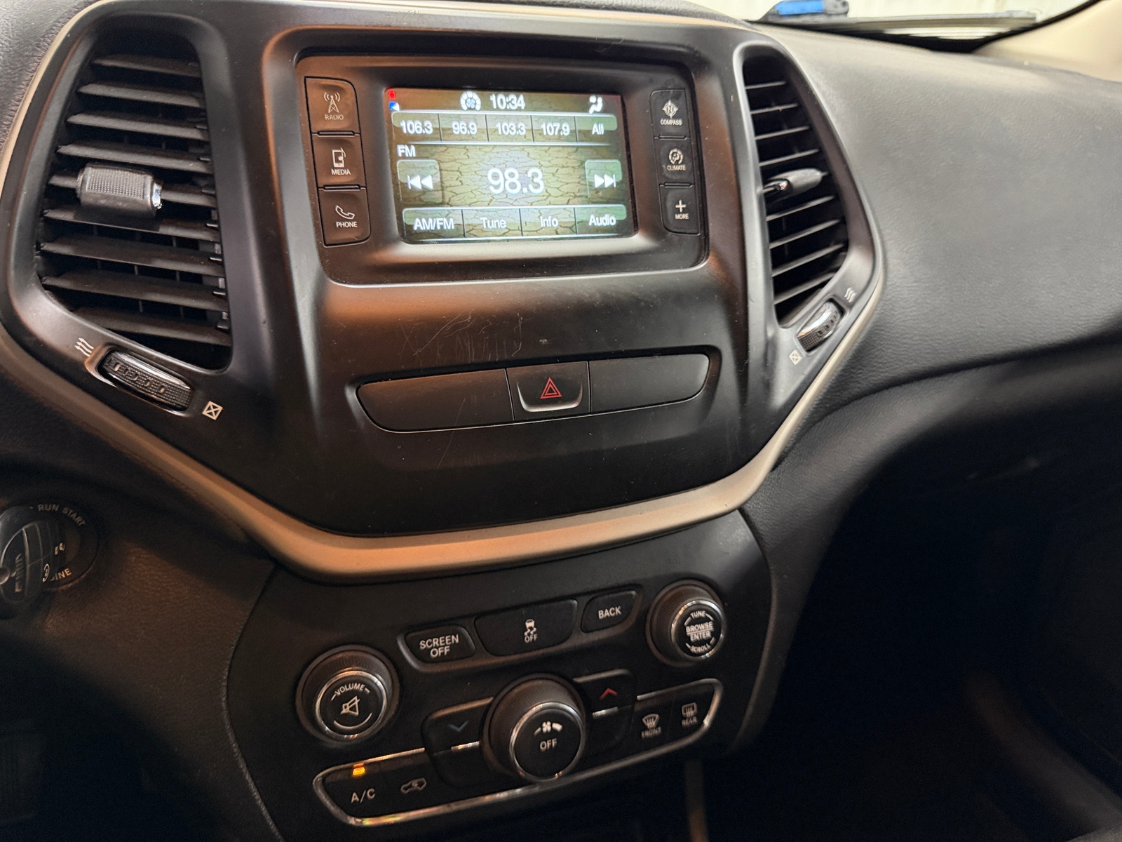 Thumbnail: 2016 Jeep Cherokee - 4