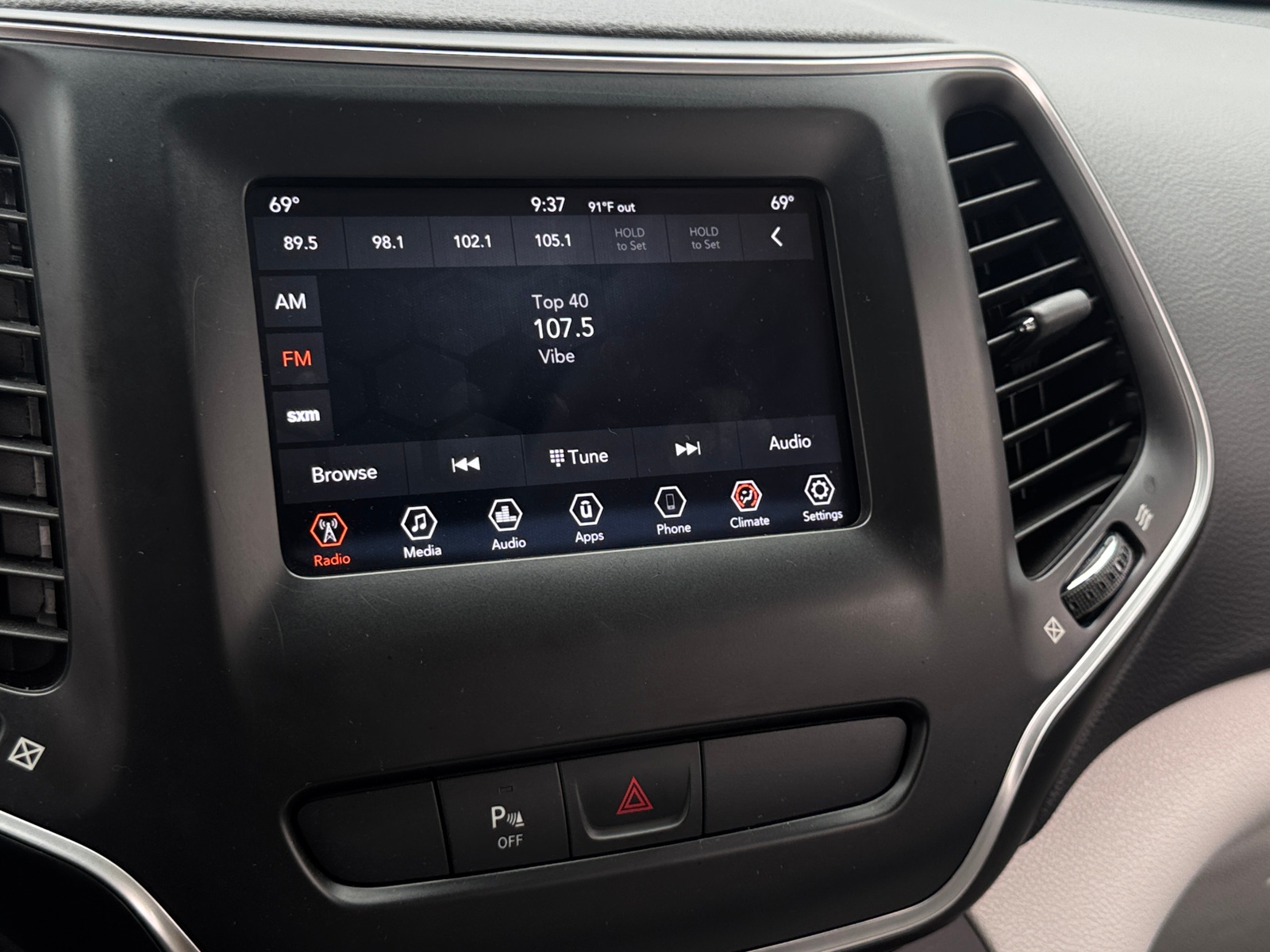 Thumbnail: 2020 Jeep Cherokee - 4