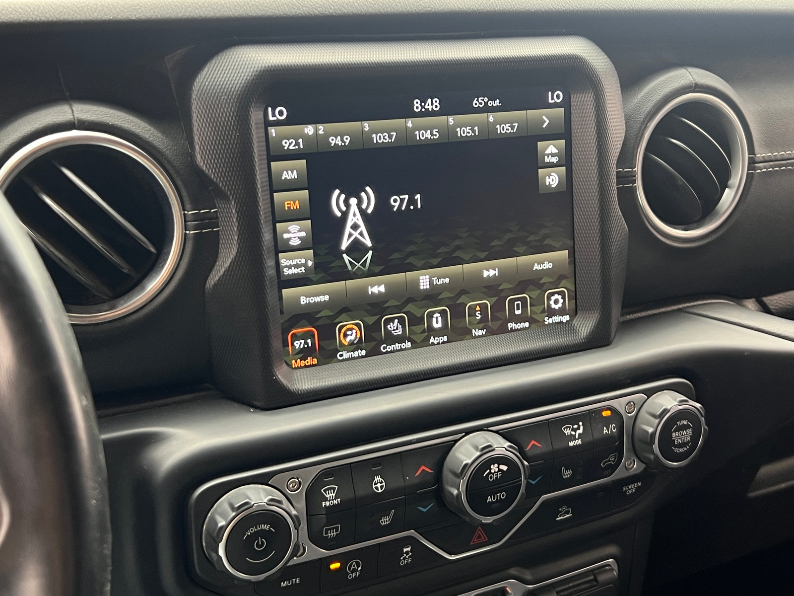Thumbnail: 2021 Jeep Gladiator - 3