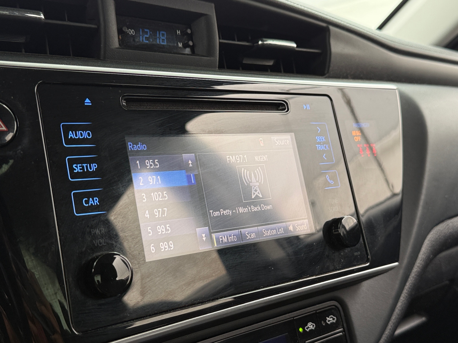 Thumbnail: 2019 Toyota Corolla - 4