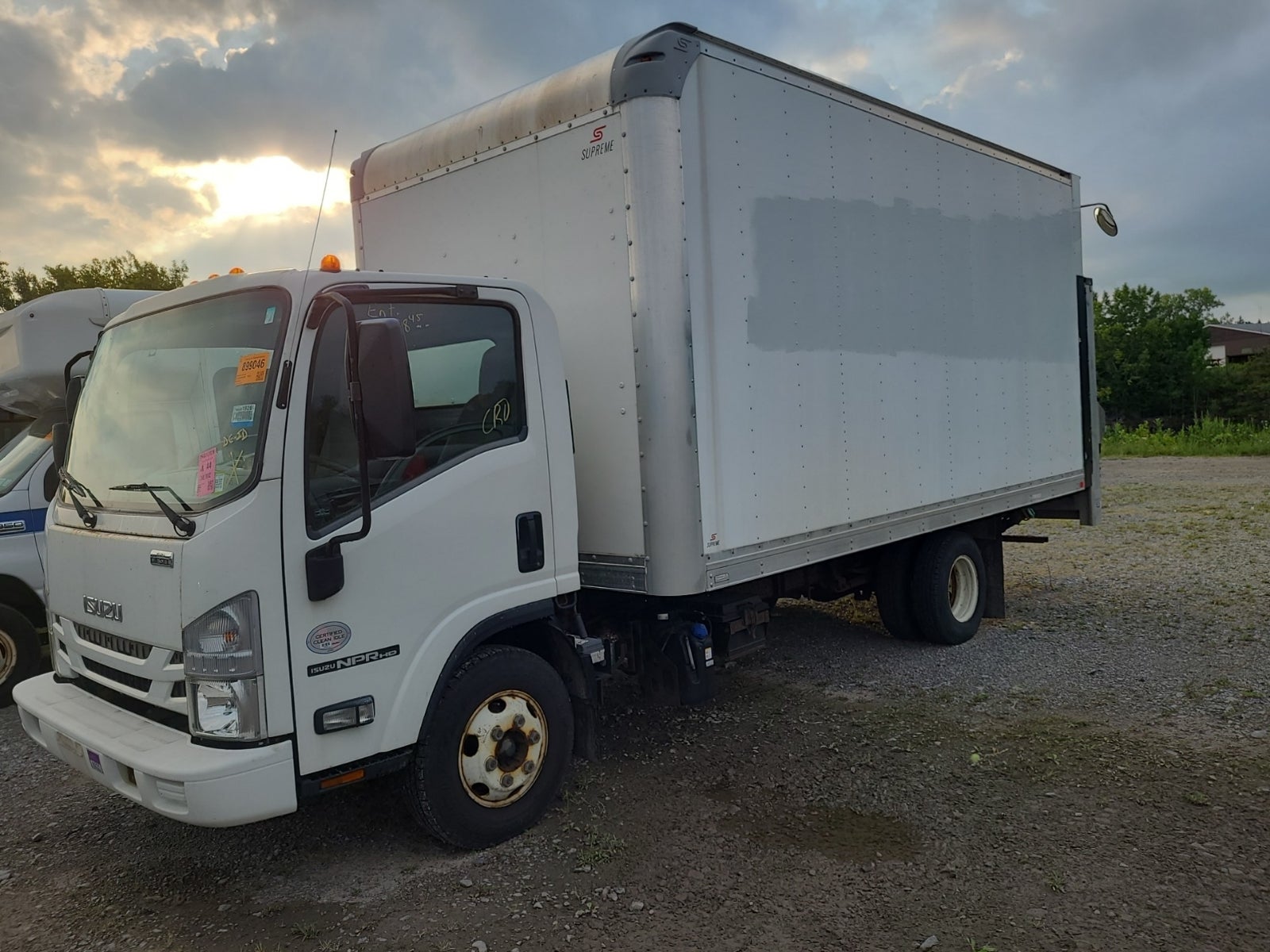 2019 Isuzu NPR HD Box Truck