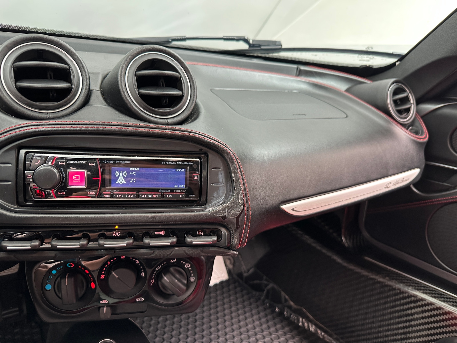 Thumbnail: 2018 Alfa Romeo 4C - 3