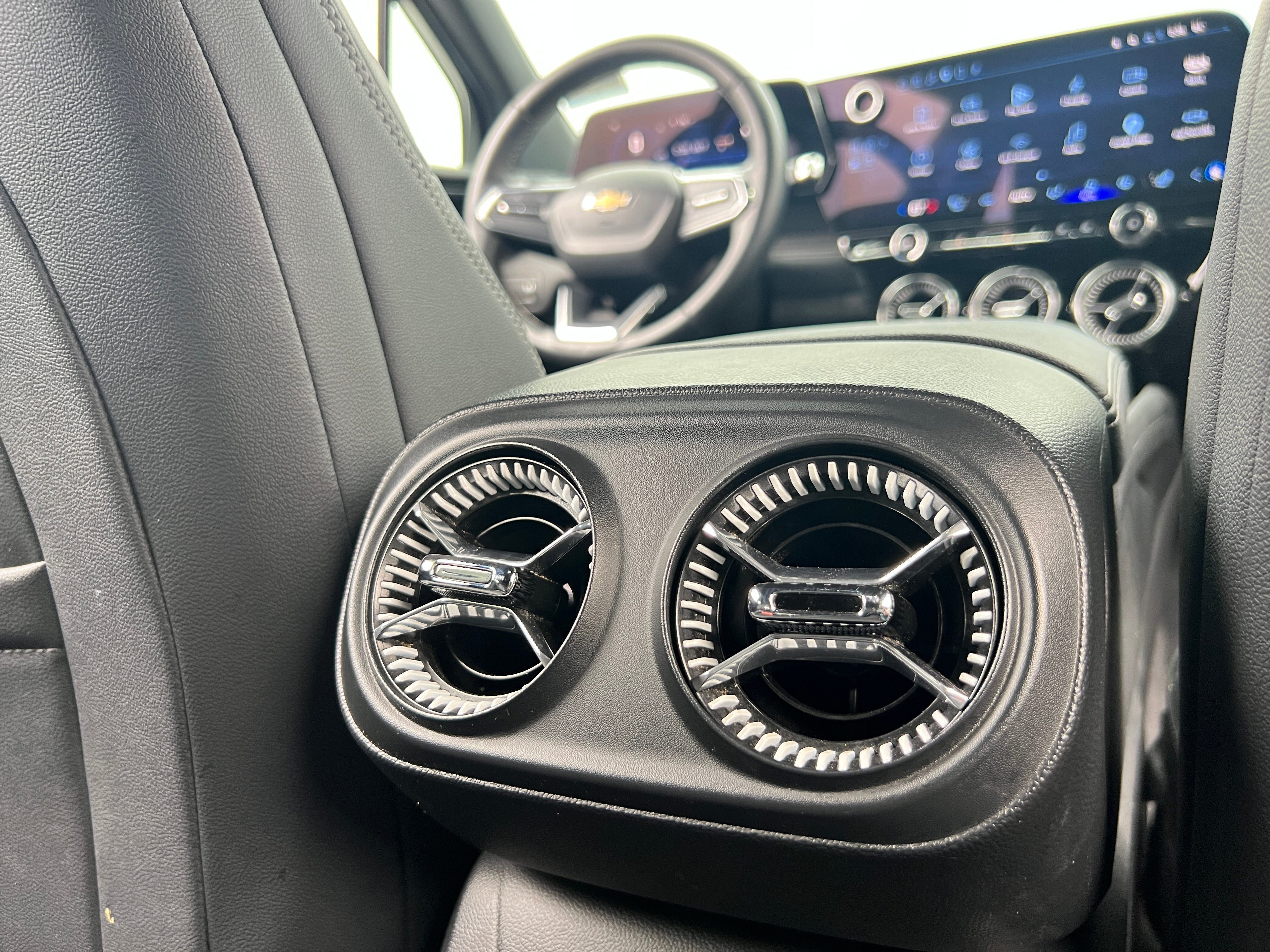 Used 2024 Chevrolet Blazer EV LT with VIN 3GNKDBRJ6RS232037 for sale in Oak Creek, WI