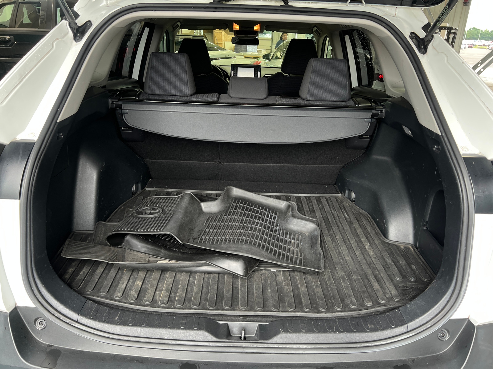 Thumbnail: 2019 Toyota RAV4 - 7