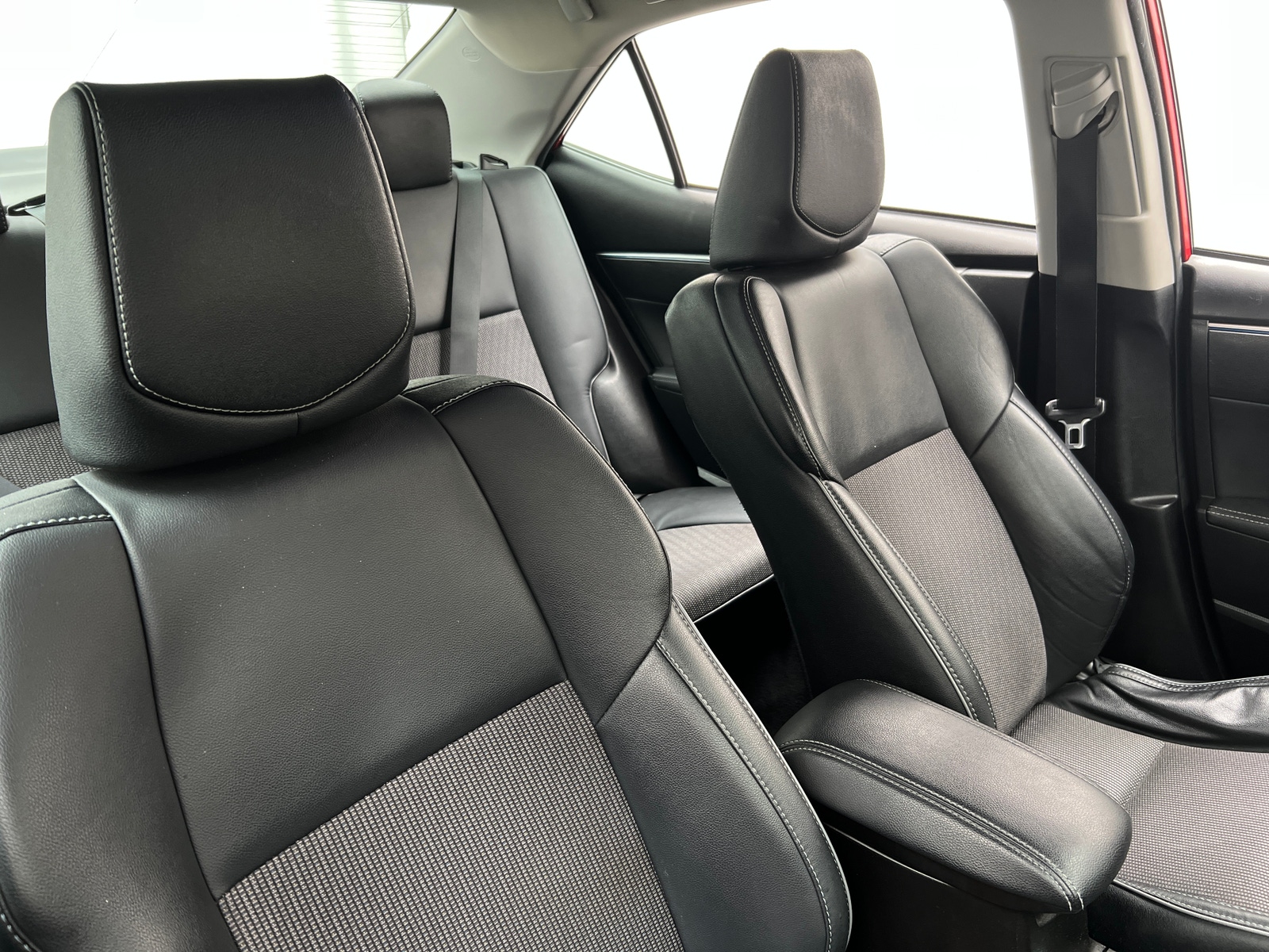 Thumbnail: 2016 Toyota Corolla - 2