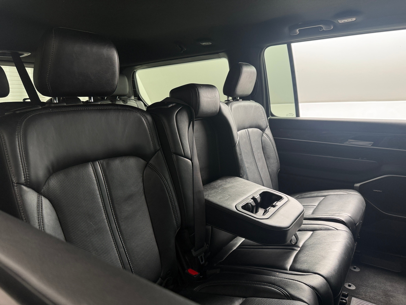 Thumbnail: 2022 Jeep Wagoneer - 5