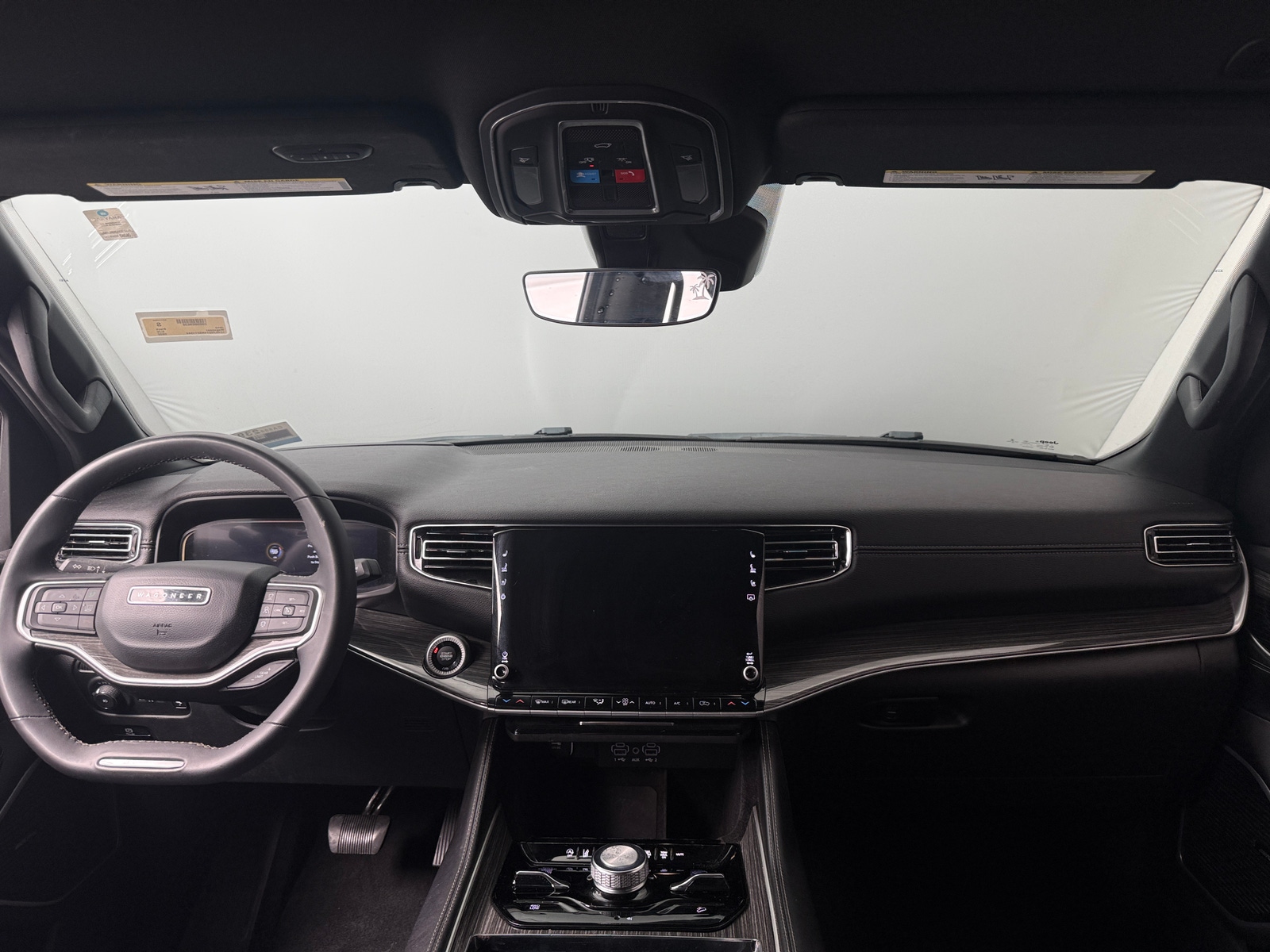 Thumbnail: 2022 Jeep Wagoneer - 2