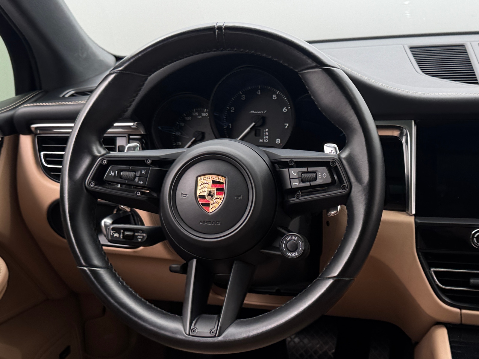 Thumbnail: 2023 Porsche Macan - 4