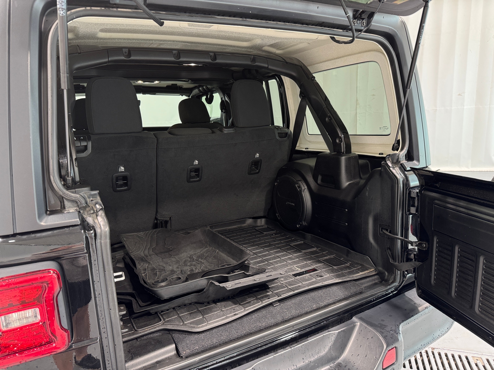 Thumbnail: 2020 Jeep Wrangler - 7