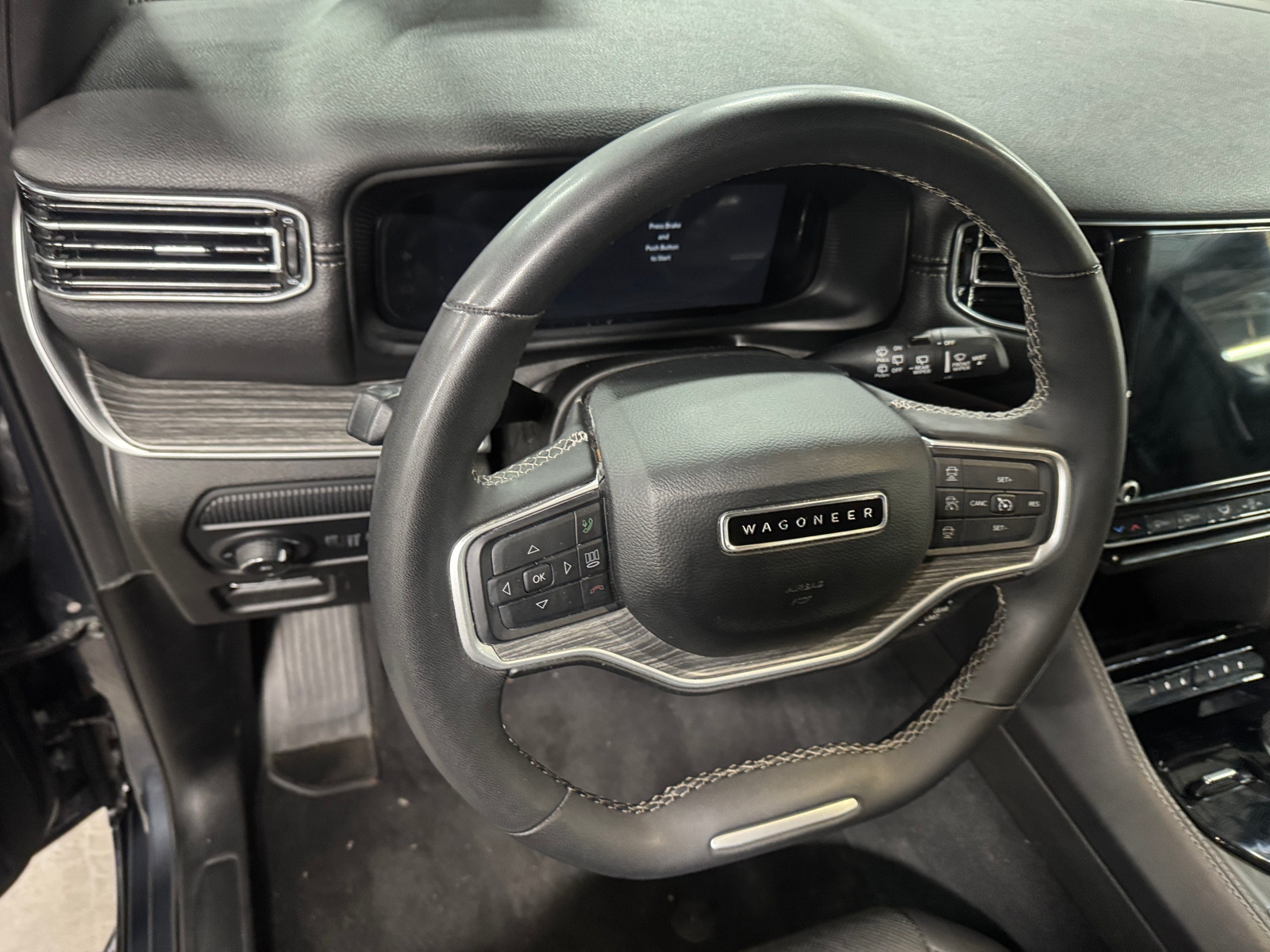 Thumbnail: 2024 Jeep Wagoneer - 4