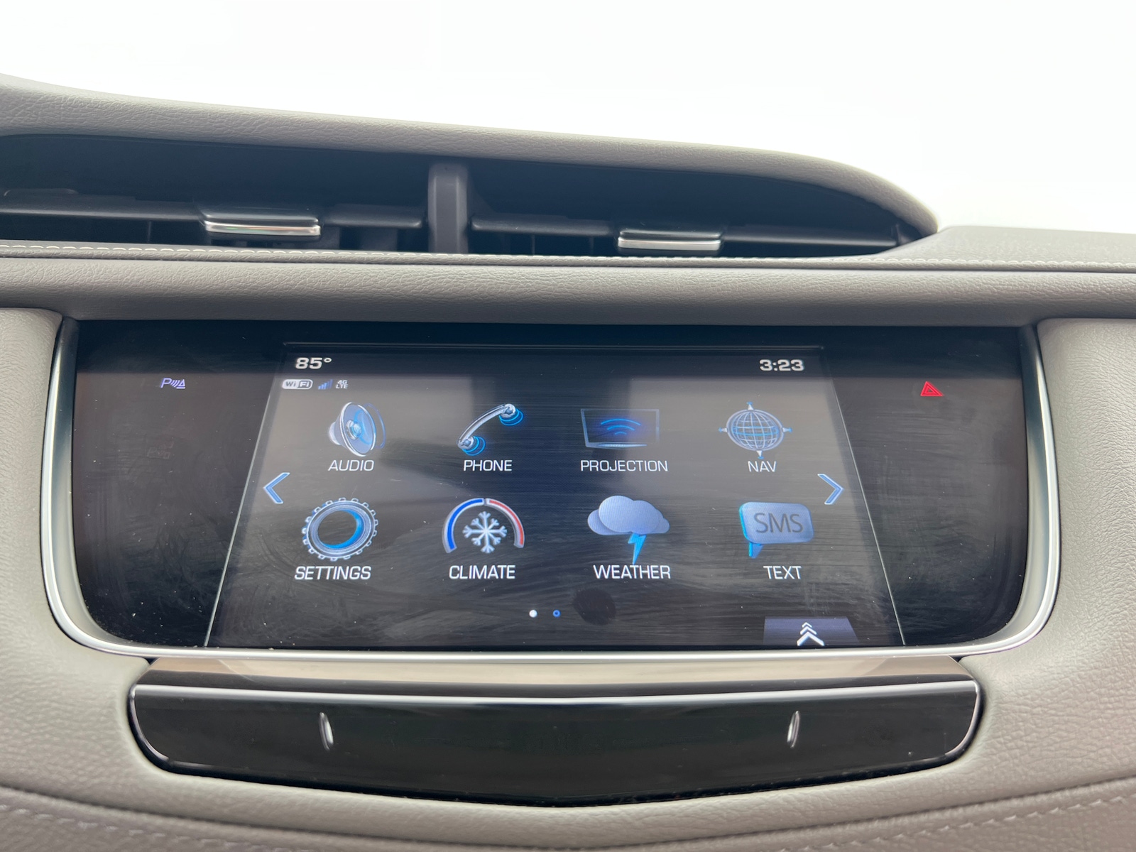 Thumbnail: 2018 Cadillac XT5 - 3