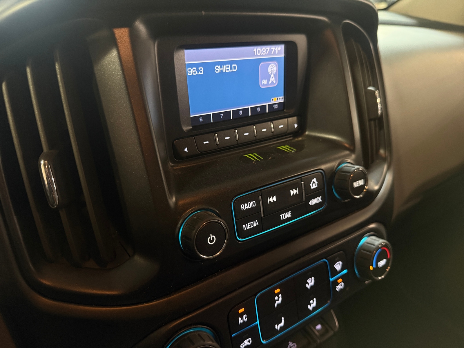 Thumbnail: 2015 Chevrolet Colorado - 4