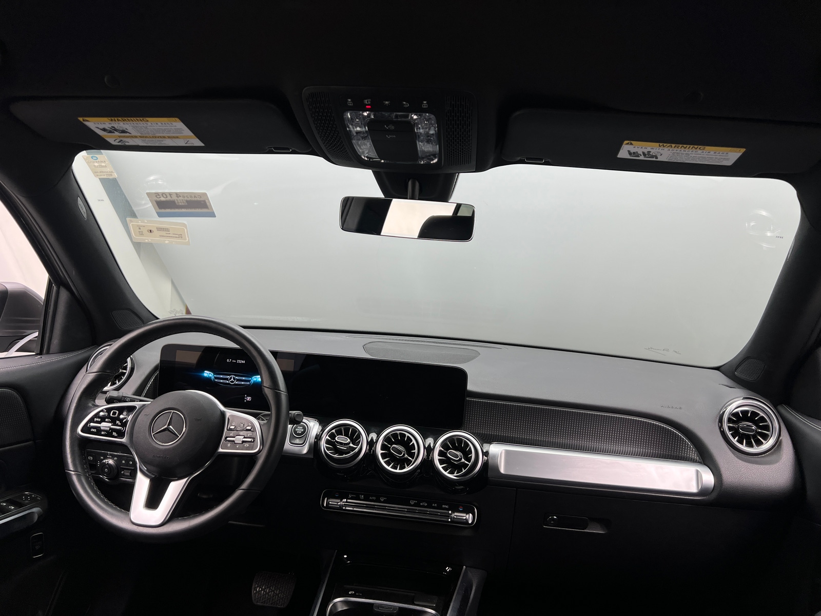 Thumbnail: 2022 Mercedes-Benz GLB - 2