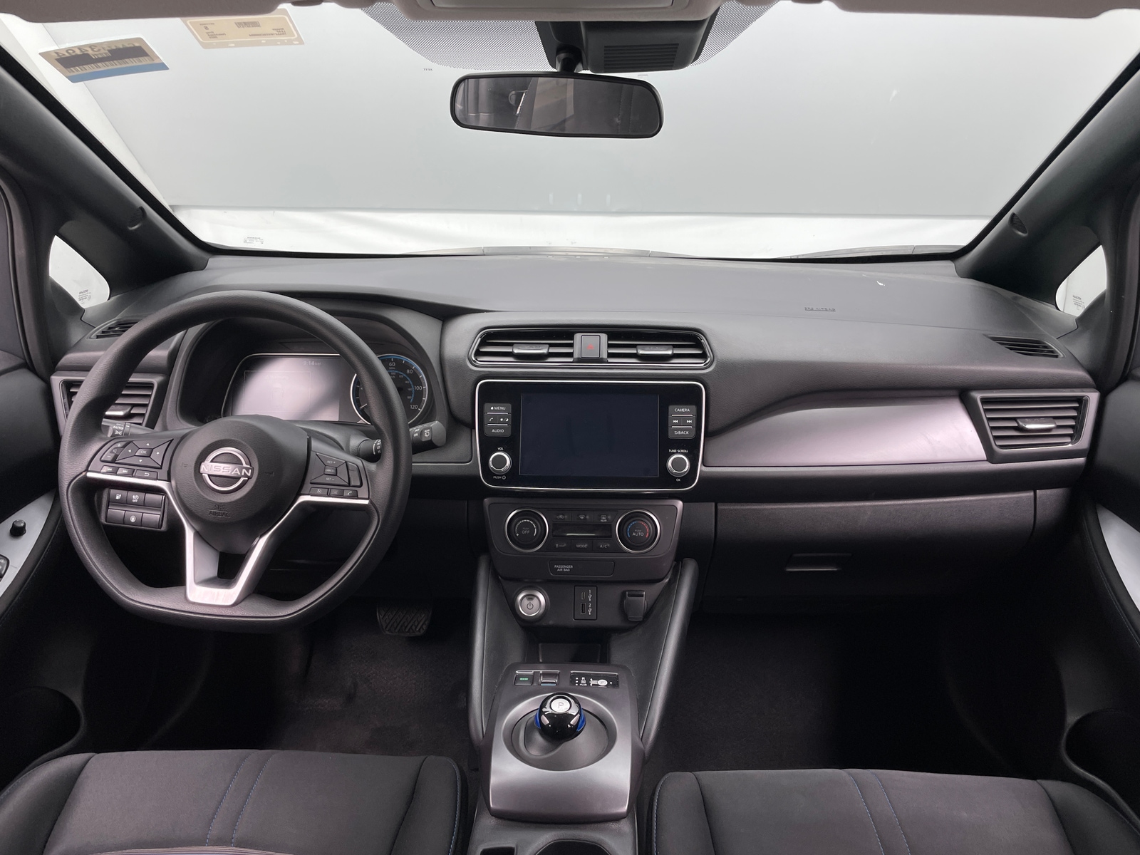 Thumbnail: 2025 Nissan Leaf - 3