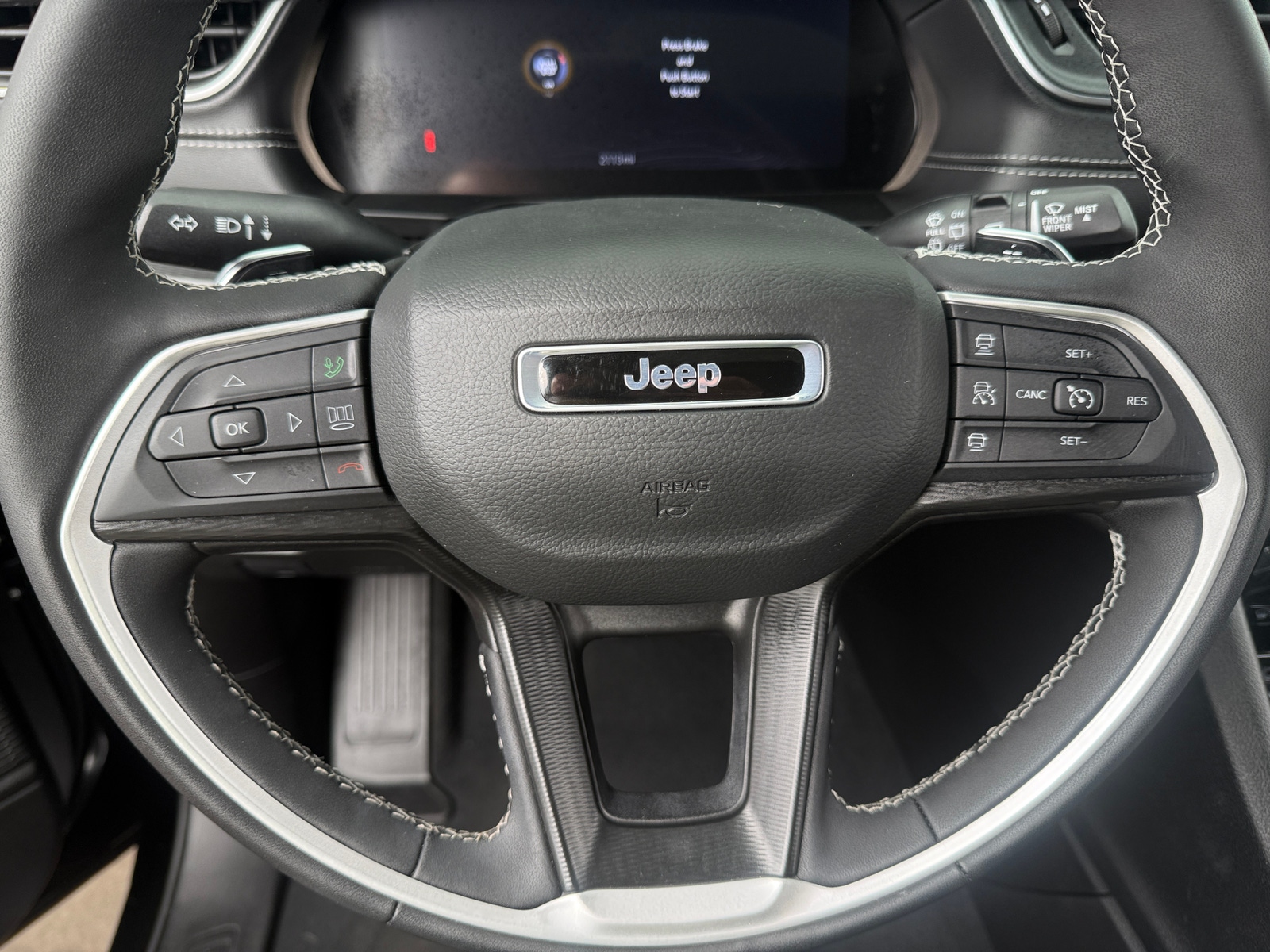 Thumbnail: 2025 Jeep Grand Cherokee L - 4