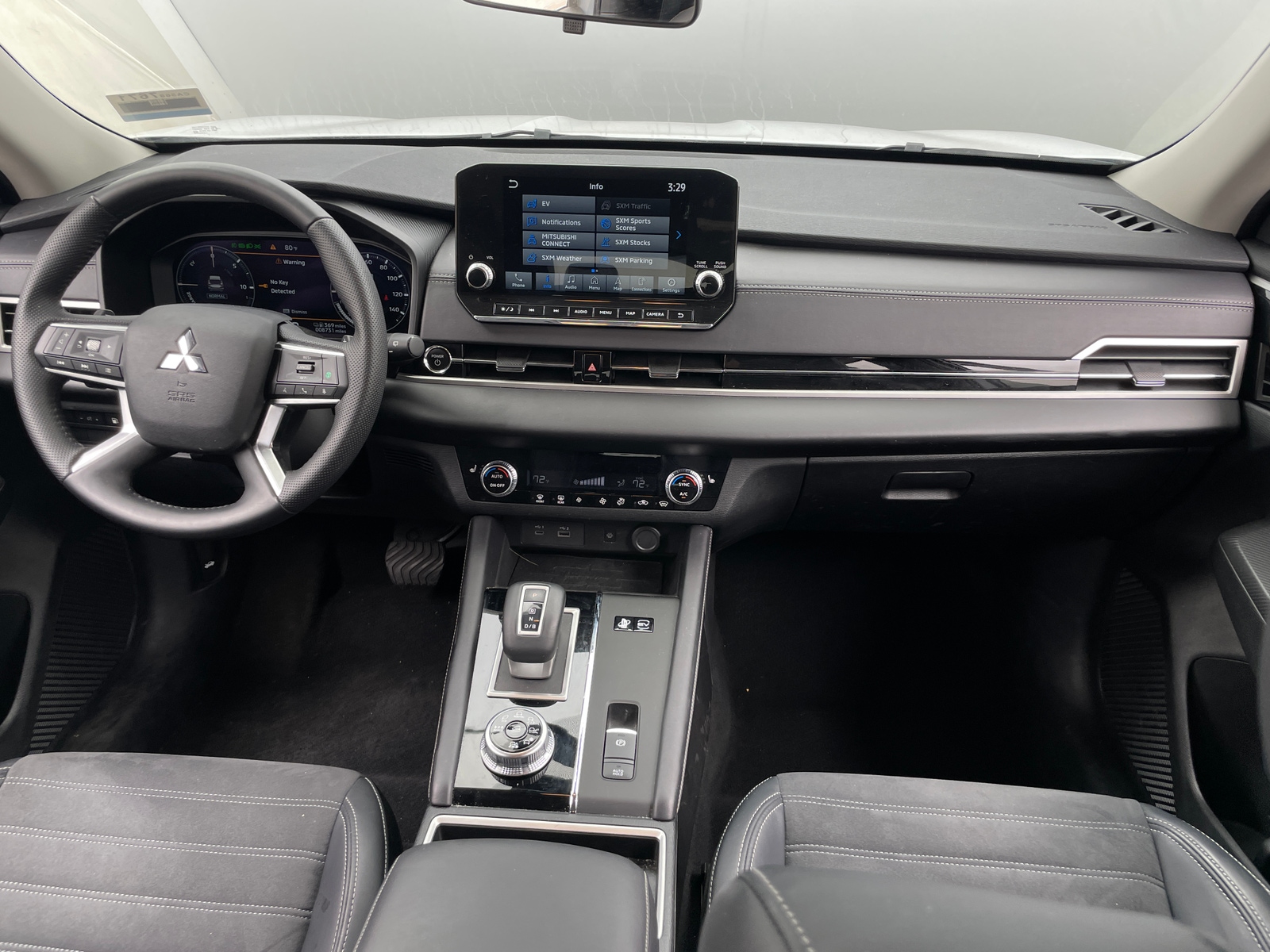 Thumbnail: 2024 Mitsubishi Outlander - 2