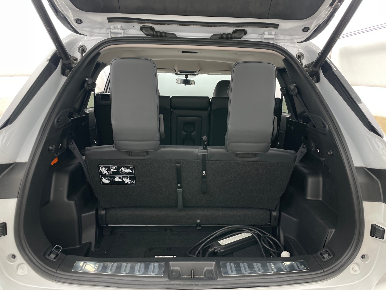 Thumbnail: 2024 Mitsubishi Outlander - 6