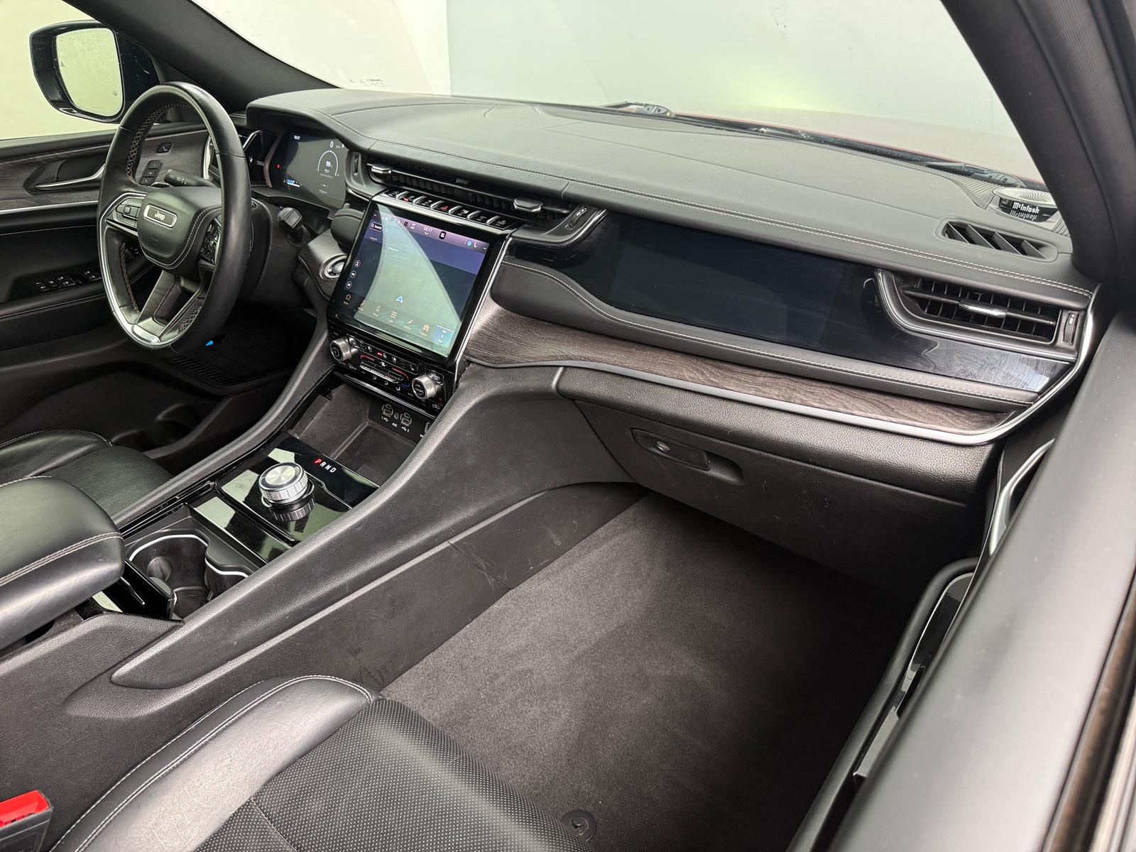 Thumbnail: 2022 Jeep Grand Cherokee L - 2