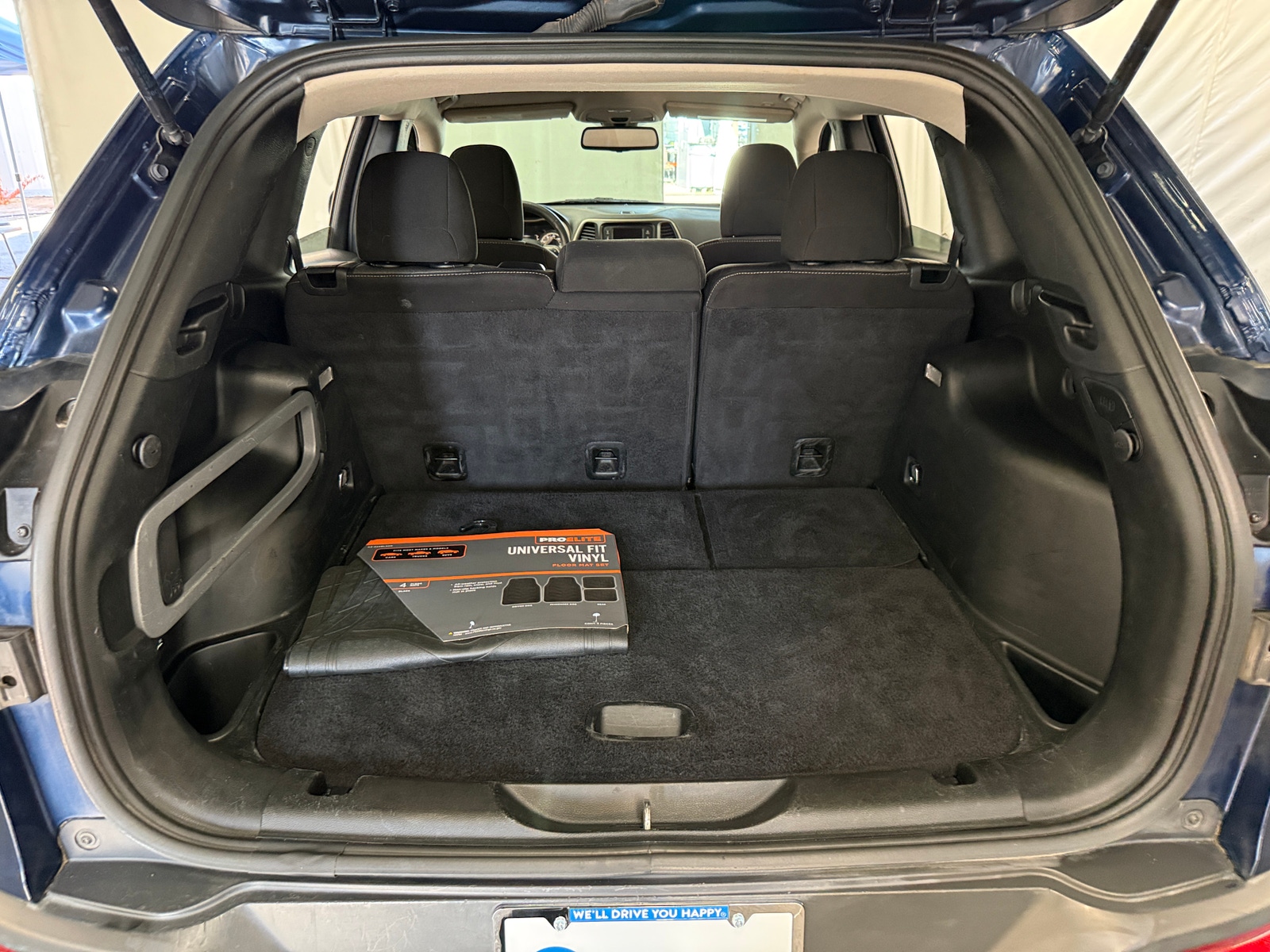 Thumbnail: 2018 Jeep Cherokee - 7