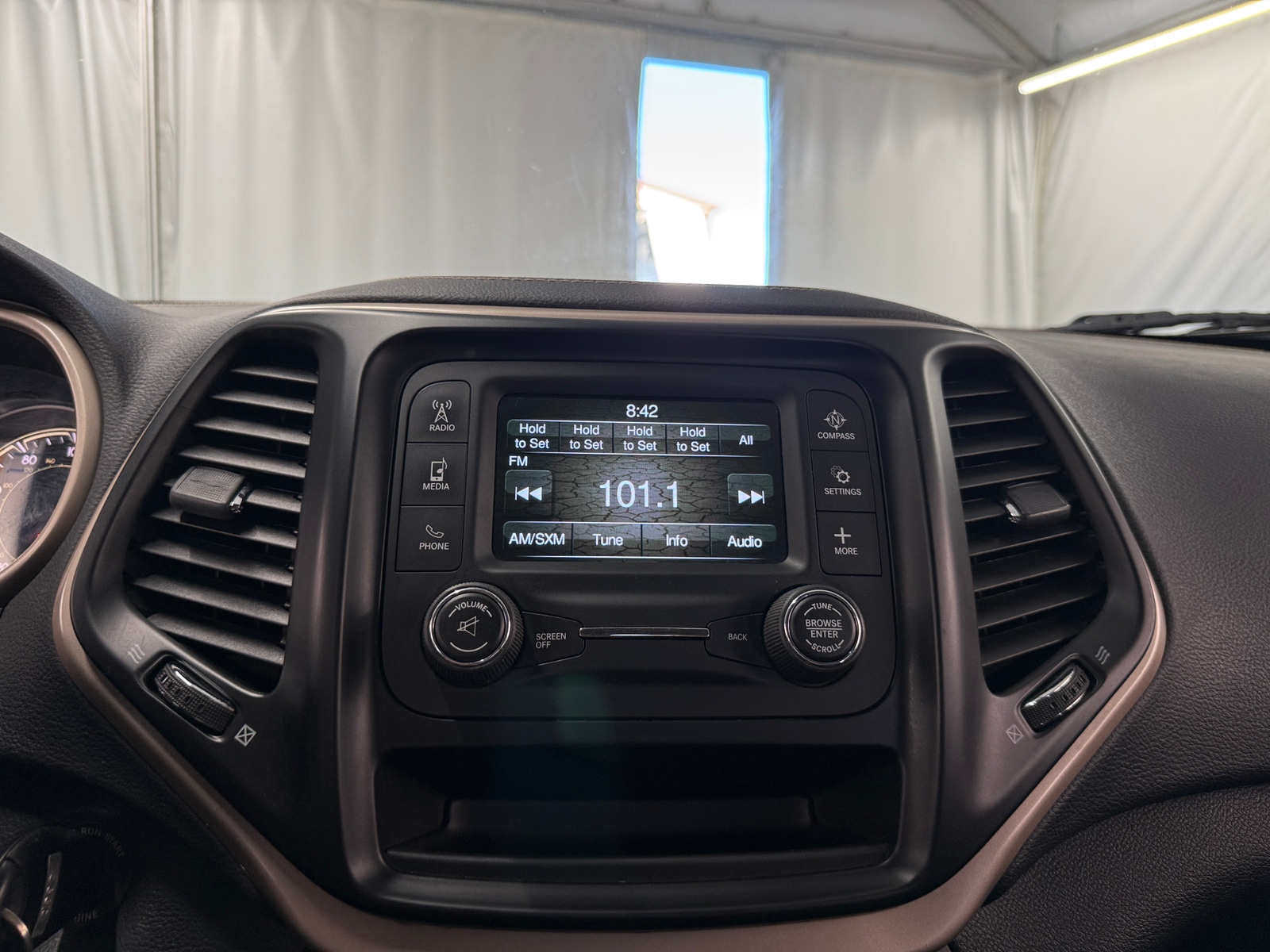 Thumbnail: 2018 Jeep Cherokee - 4