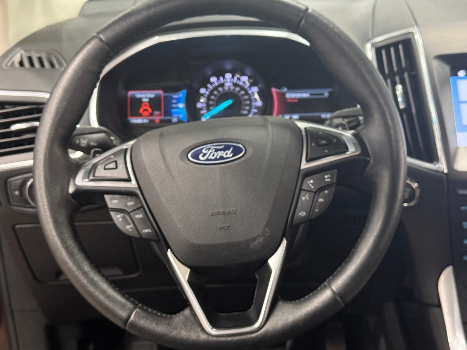 Thumbnail: 2019 Ford Edge - 4