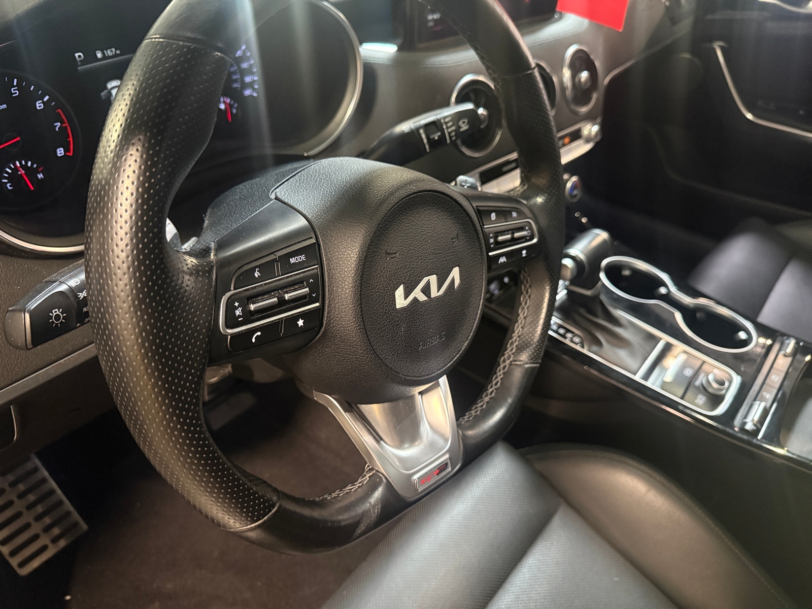 Thumbnail: 2022 Kia Stinger - 4