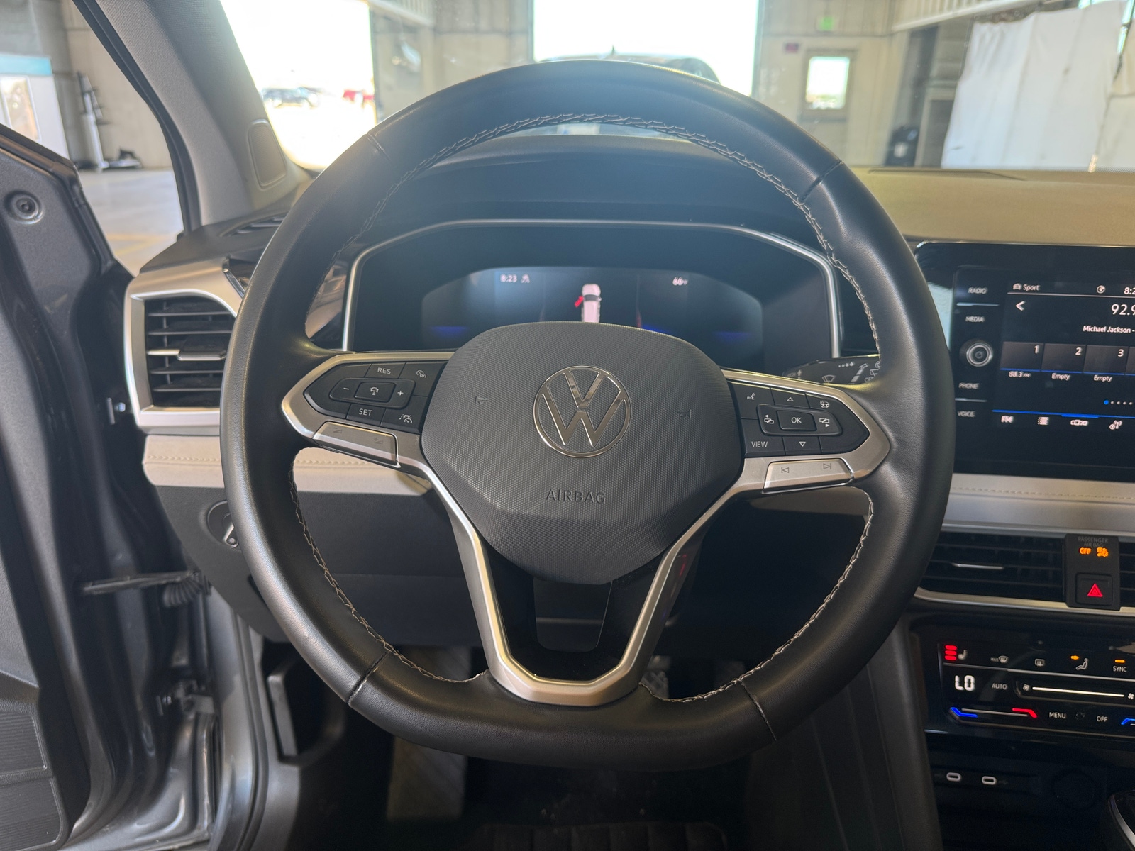 Thumbnail: 2025 Volkswagen Taos - 4