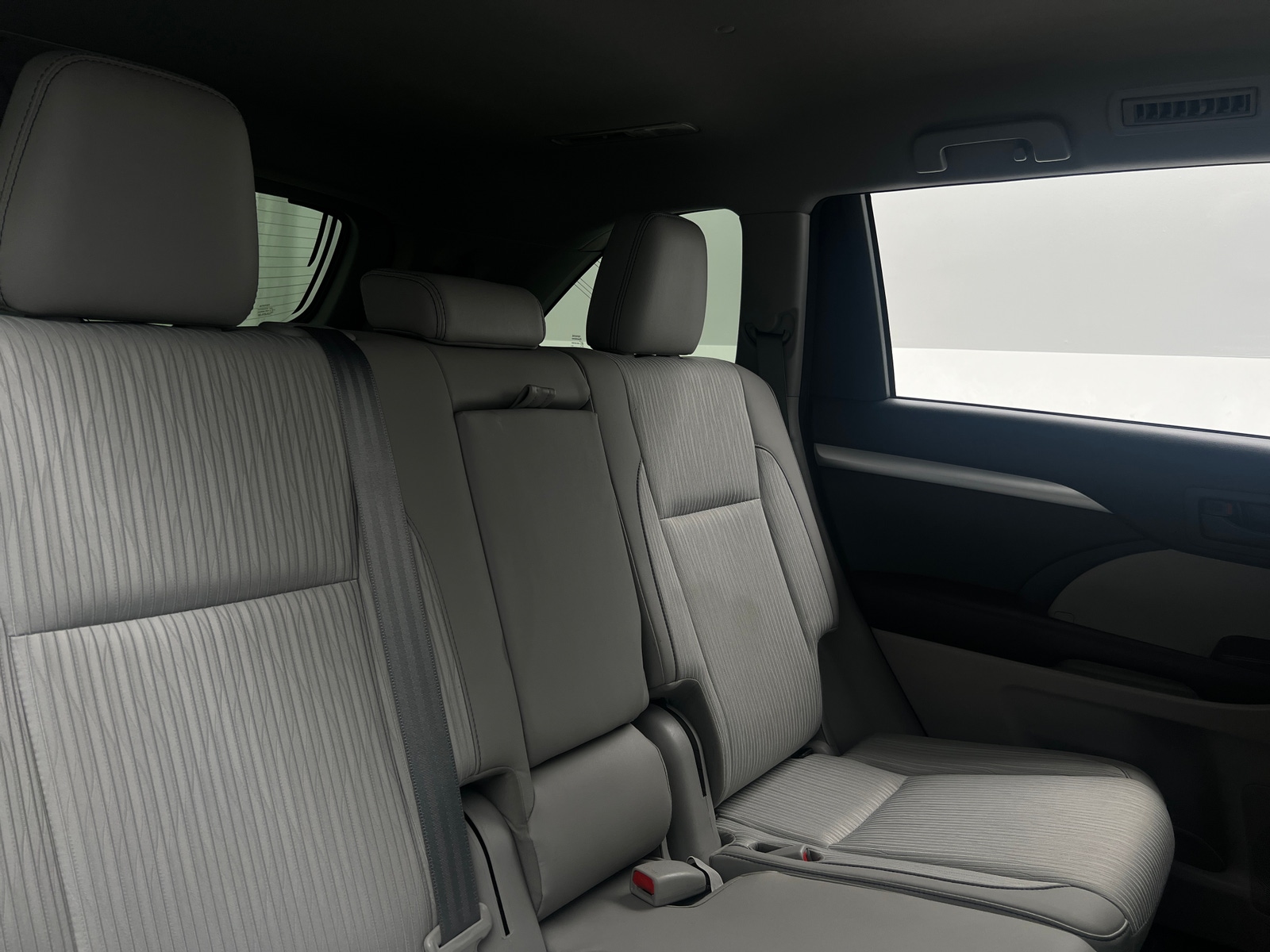 Thumbnail: 2017 Toyota Highlander - 6