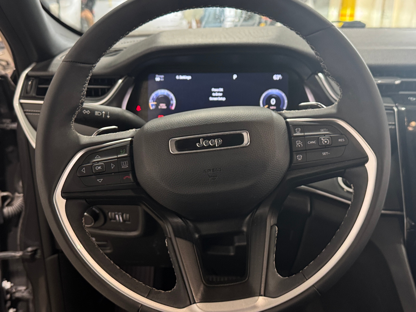 Thumbnail: 2023 Jeep Grand Cherokee - 4