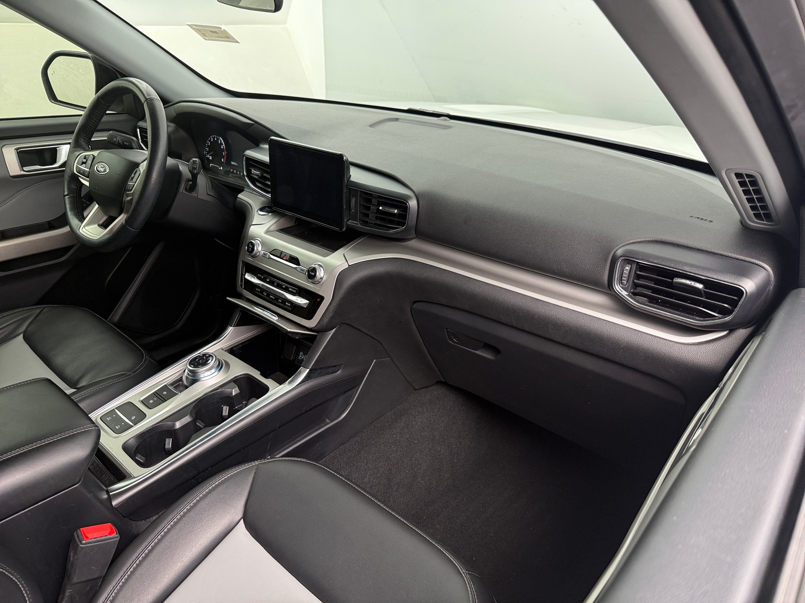 Thumbnail: 2022 Ford Explorer - 2