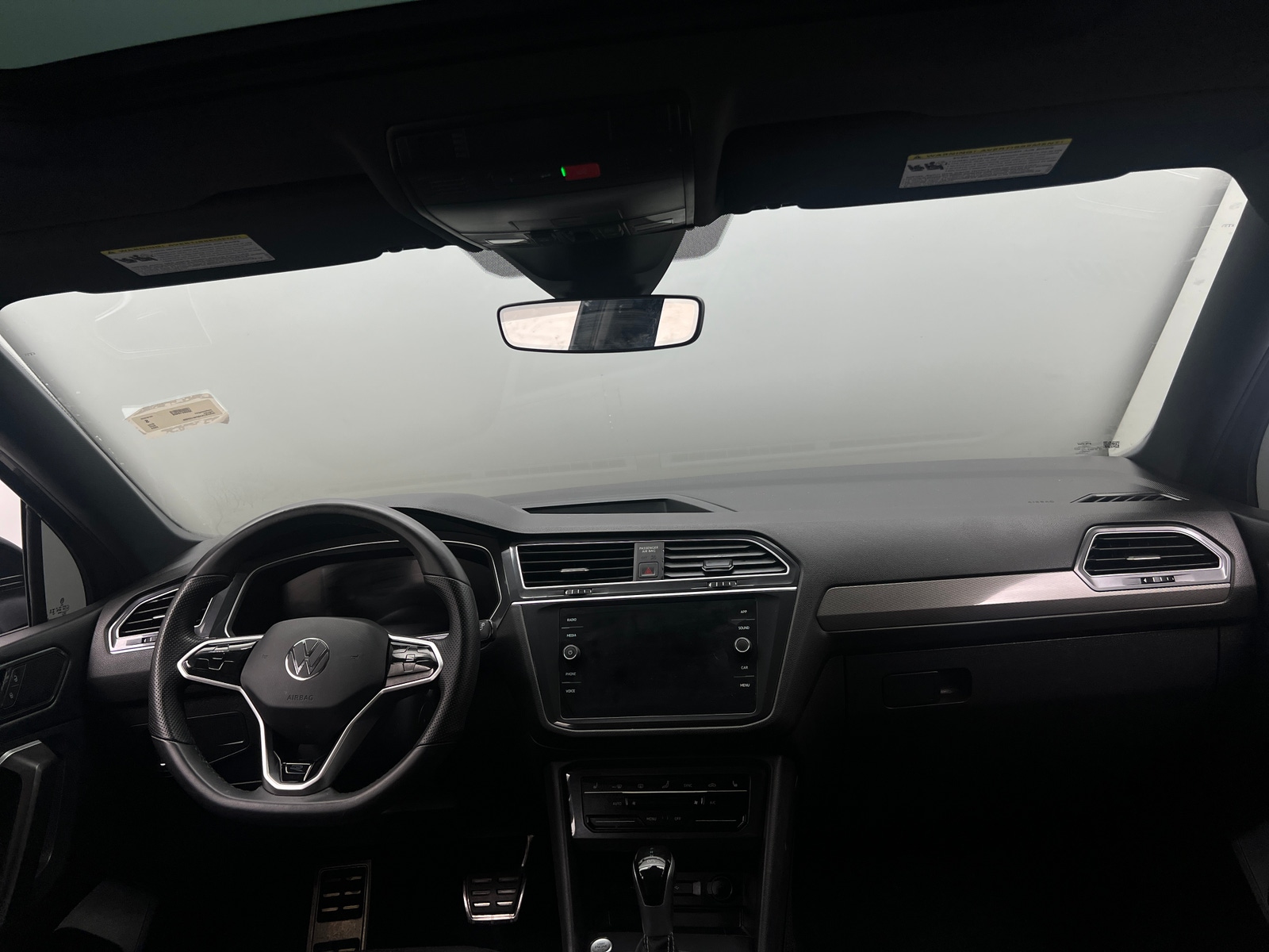 Thumbnail: 2023 Volkswagen Tiguan - 3
