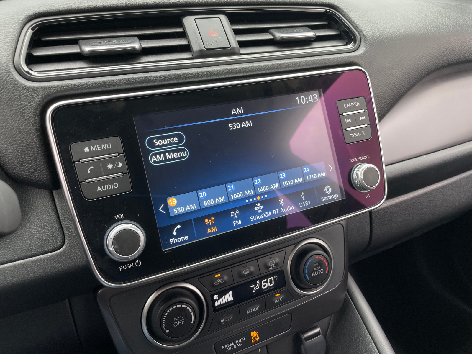 Thumbnail: 2025 Nissan Leaf - 4