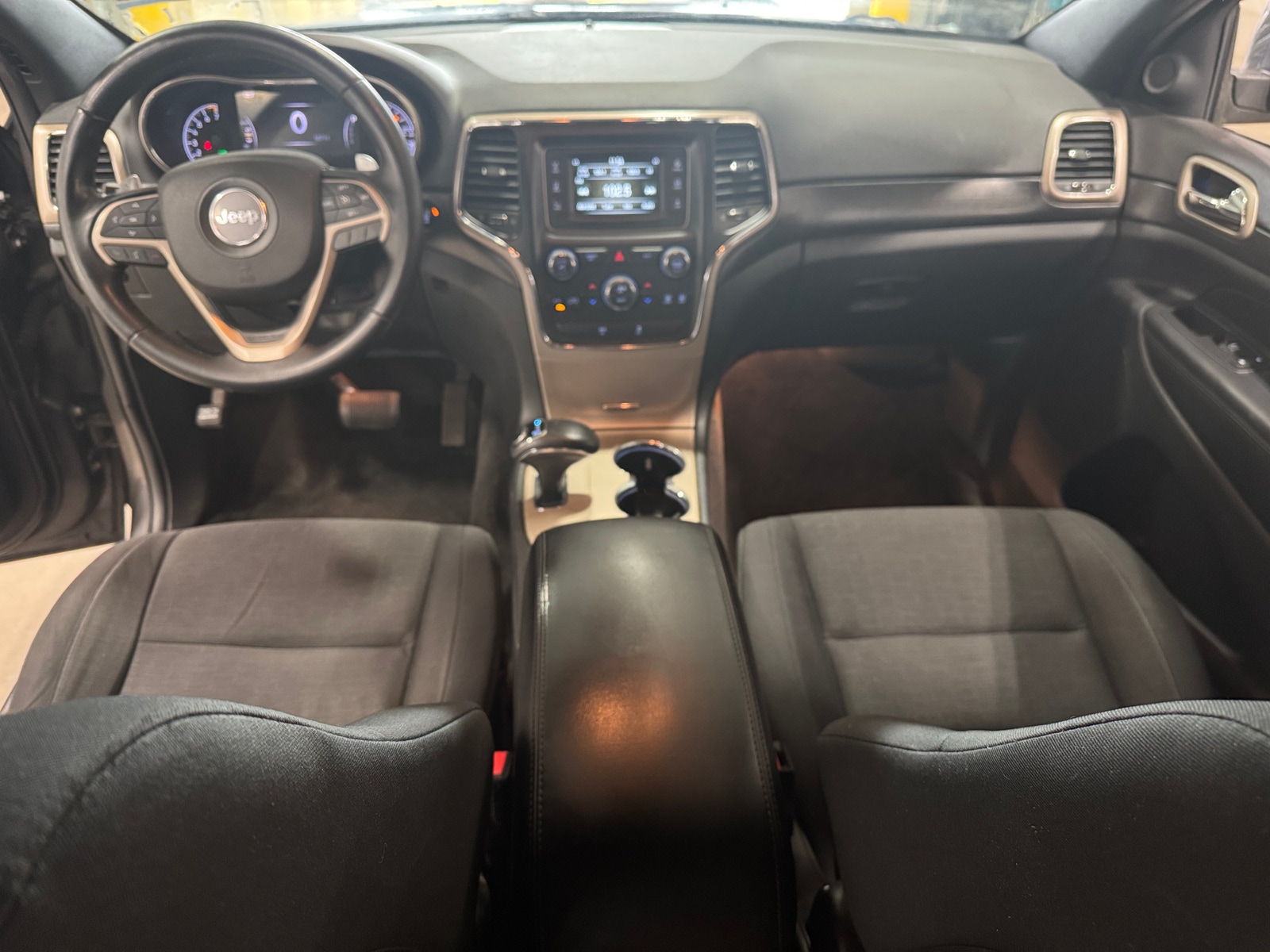 Thumbnail: 2015 Jeep Grand Cherokee - 3