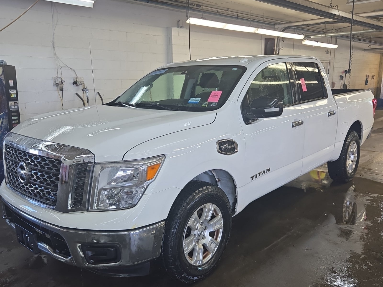 2017 Nissan Titan 4x4 Crew Cab SV