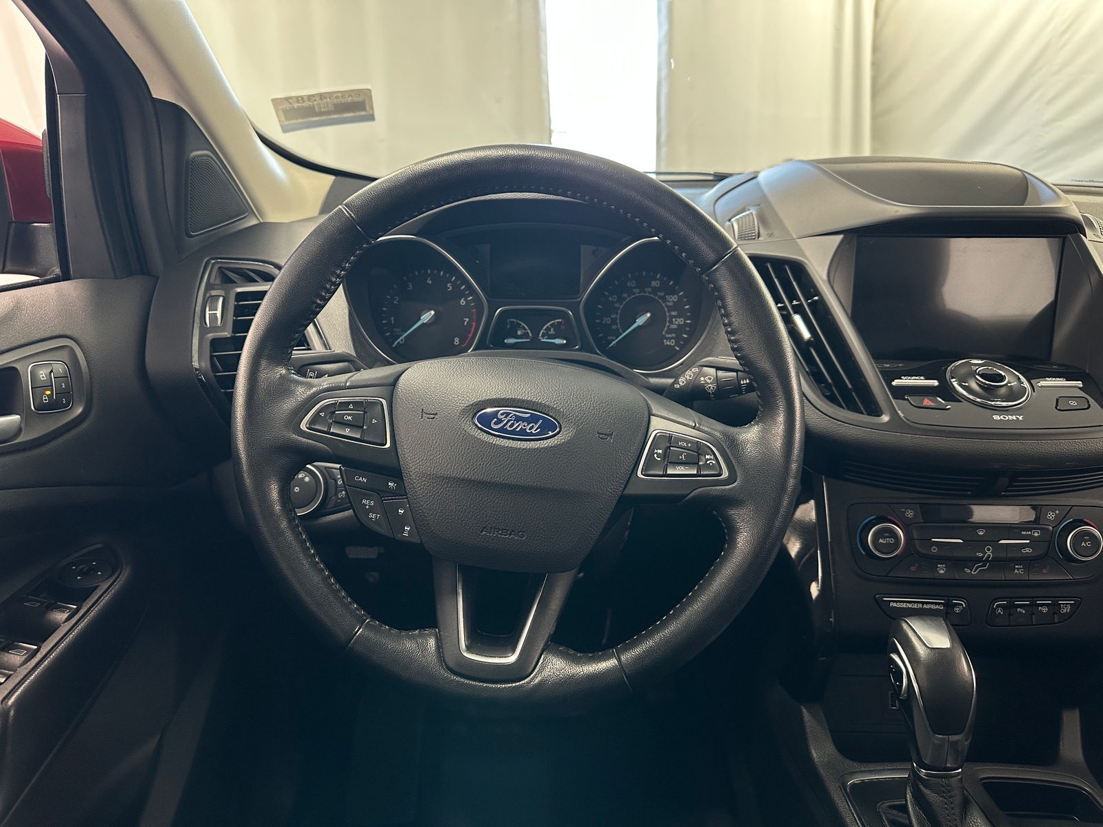 Thumbnail: 2019 Ford Escape - 4