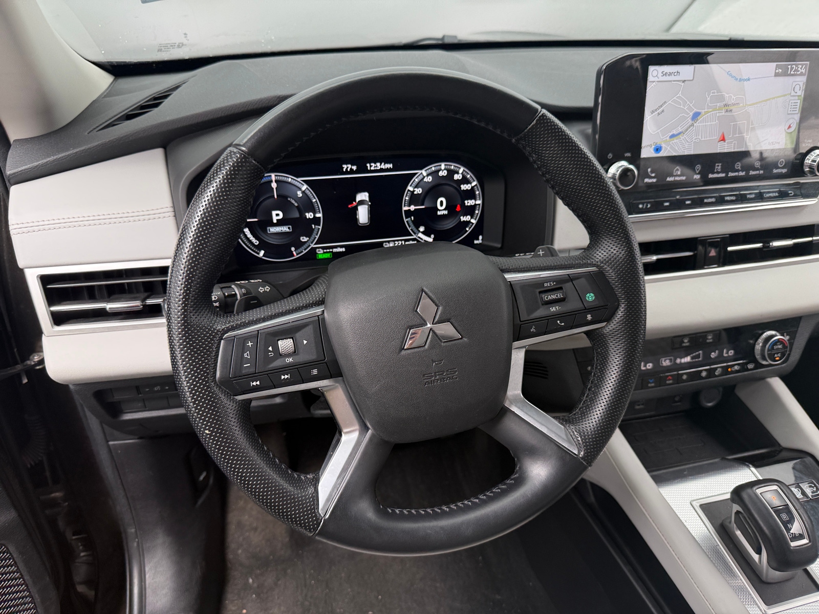 Thumbnail: 2023 Mitsubishi Outlander - 4
