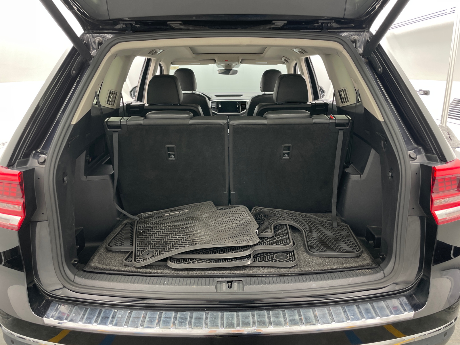 Thumbnail: 2019 Volkswagen Atlas - 6