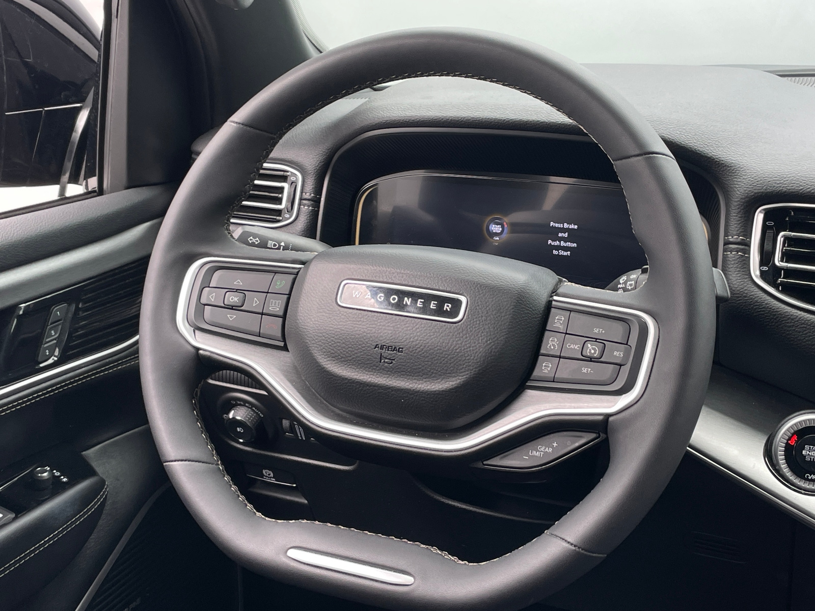 Thumbnail: 2025 Jeep Wagoneer - 4