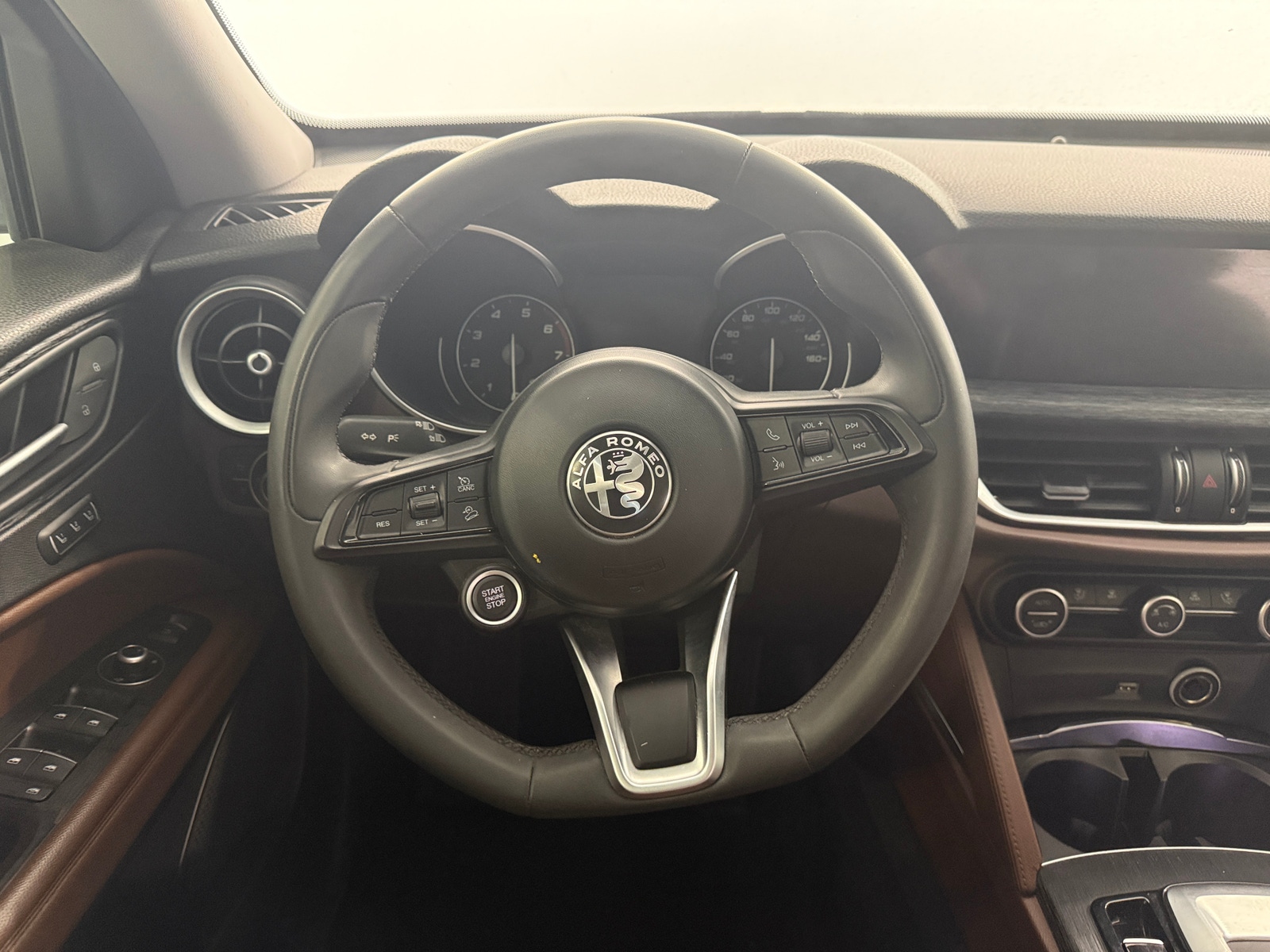 Thumbnail: 2020 Alfa Romeo Stelvio - 4