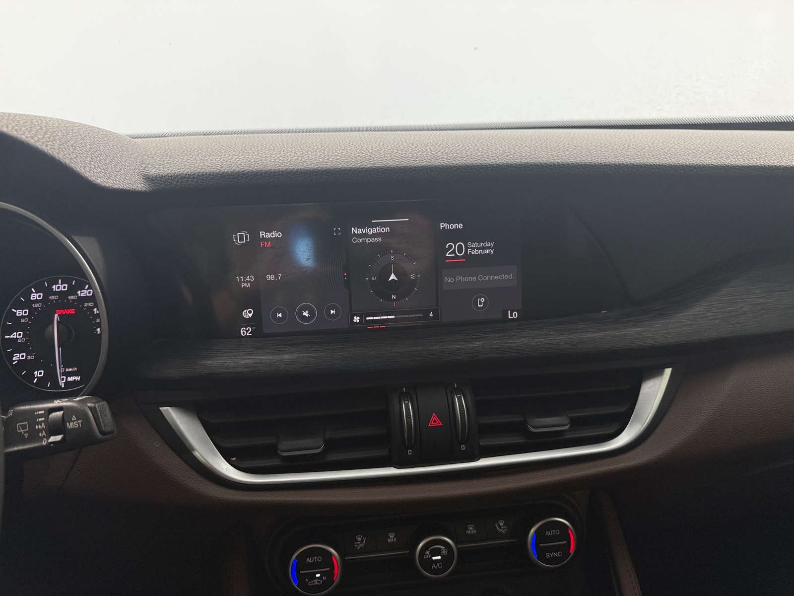 Thumbnail: 2020 Alfa Romeo Stelvio - 3