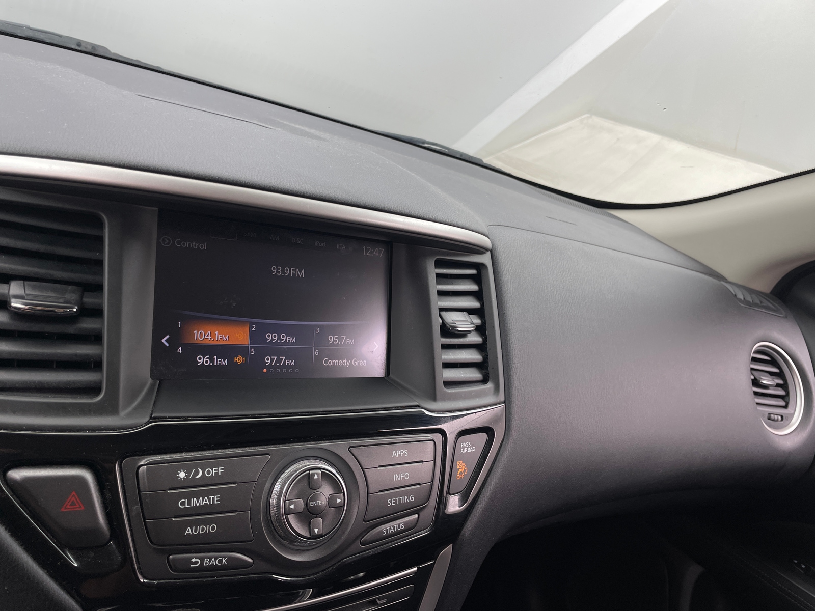 Thumbnail: 2017 Nissan Pathfinder - 4
