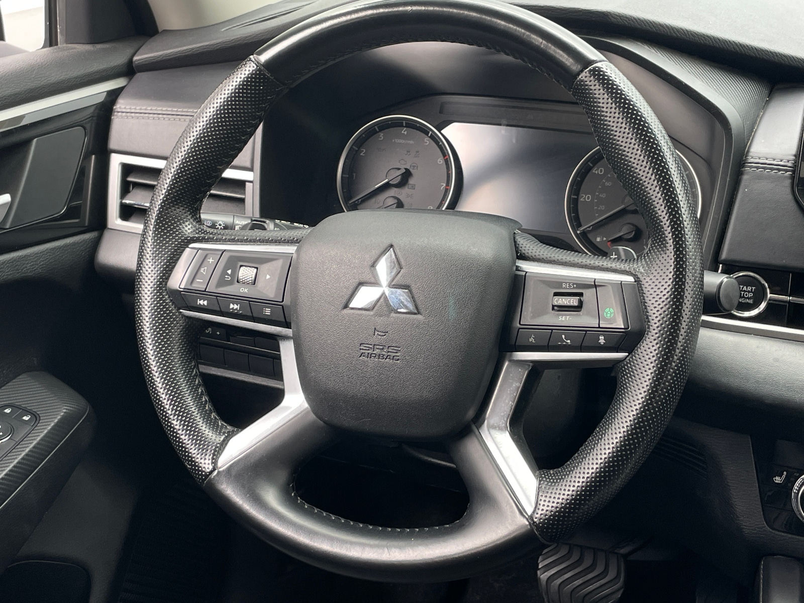 Thumbnail: 2024 Mitsubishi Outlander - 5