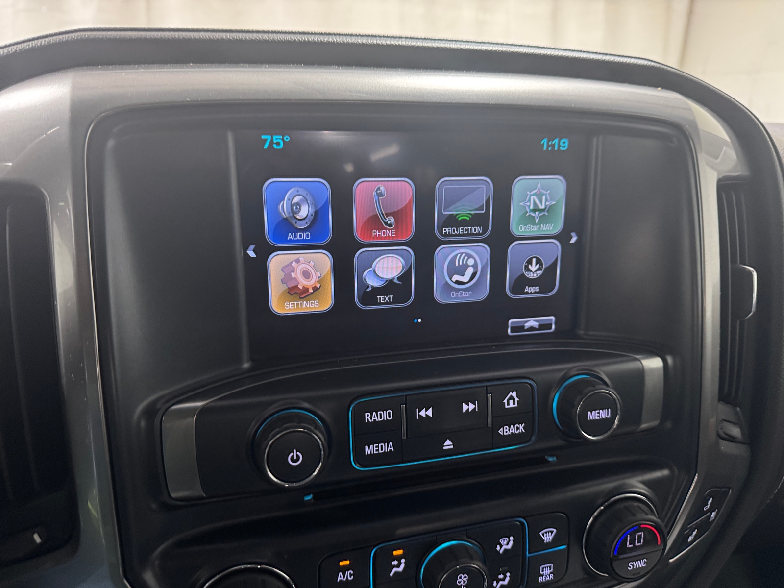 Thumbnail: 2018 Chevrolet Silverado 1500 - 3