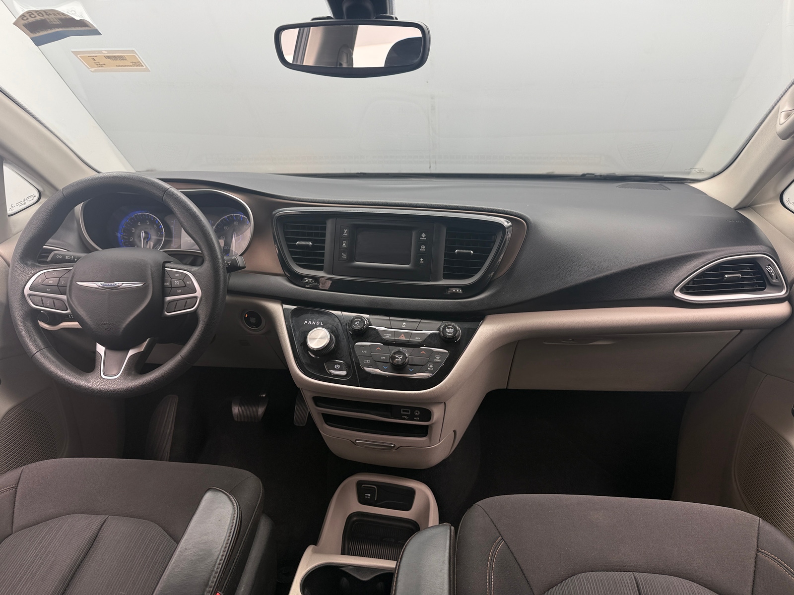 Thumbnail: 2017 Chrysler Pacifica - 3