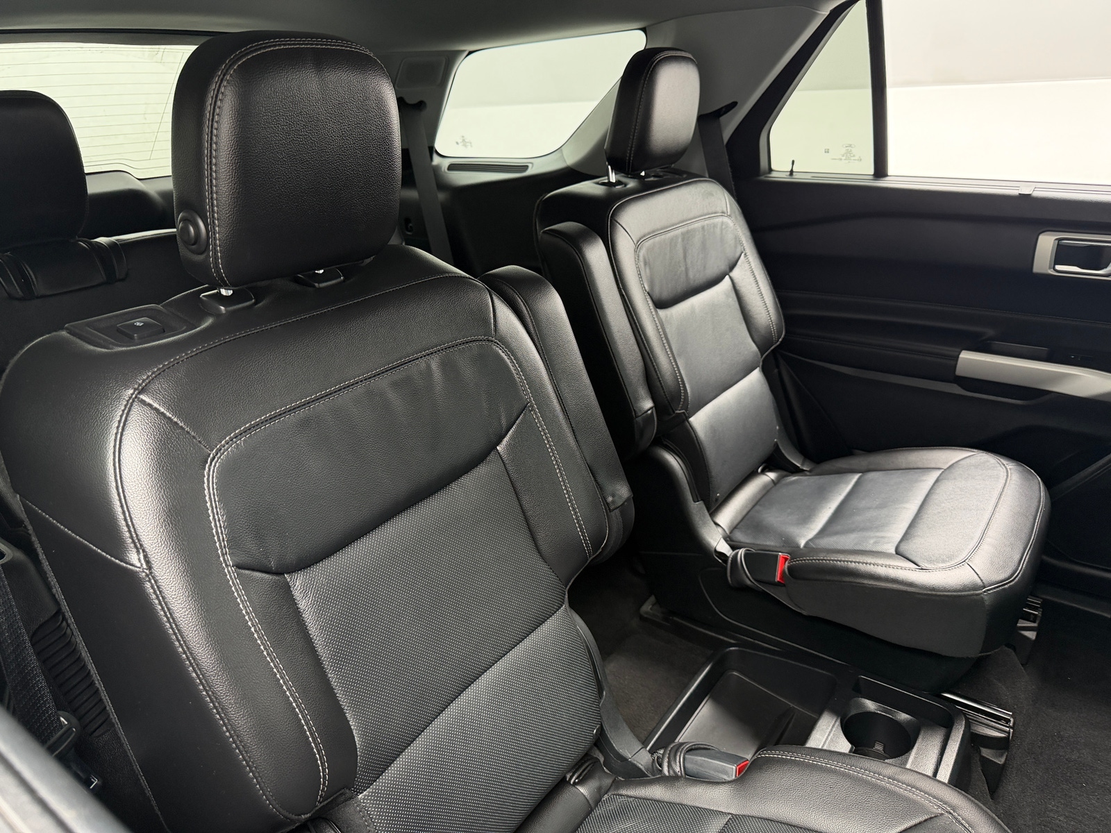 Thumbnail: 2020 Ford Explorer - 5