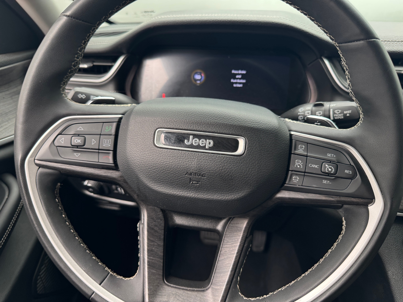 Thumbnail: 2023 Jeep Grand Cherokee - 4