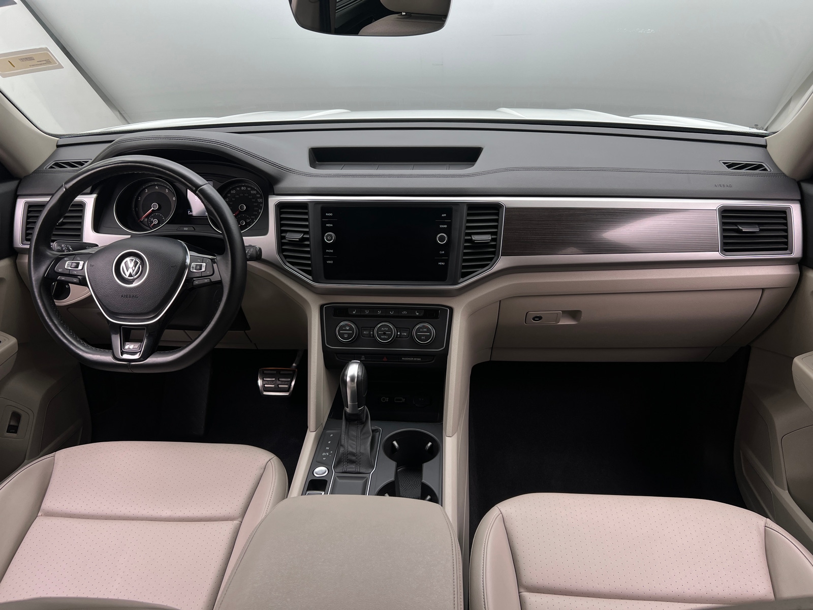 Thumbnail: 2018 Volkswagen Atlas - 3